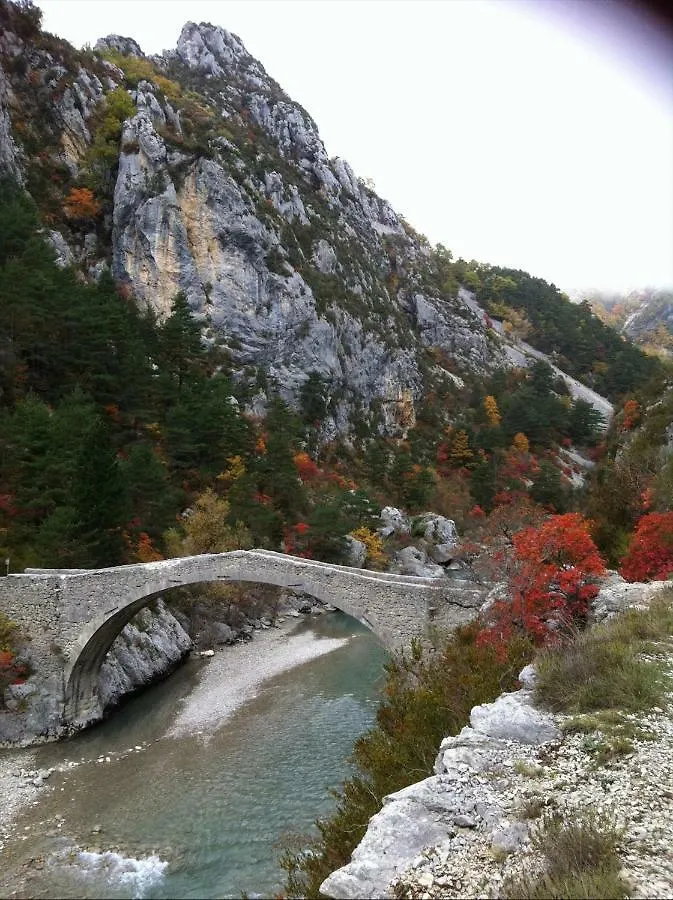 Gorges Du Verdon Charme Et Authenticite Semaine Du Samedi Au Samedi En Juillet Et Aout Bargeme